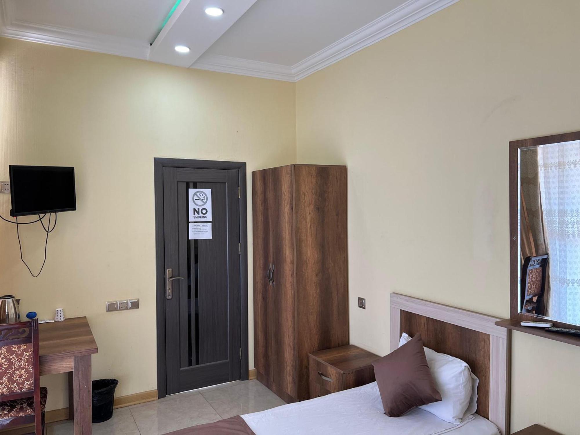Rahat Hotel Ganja Ngoại thất bức ảnh